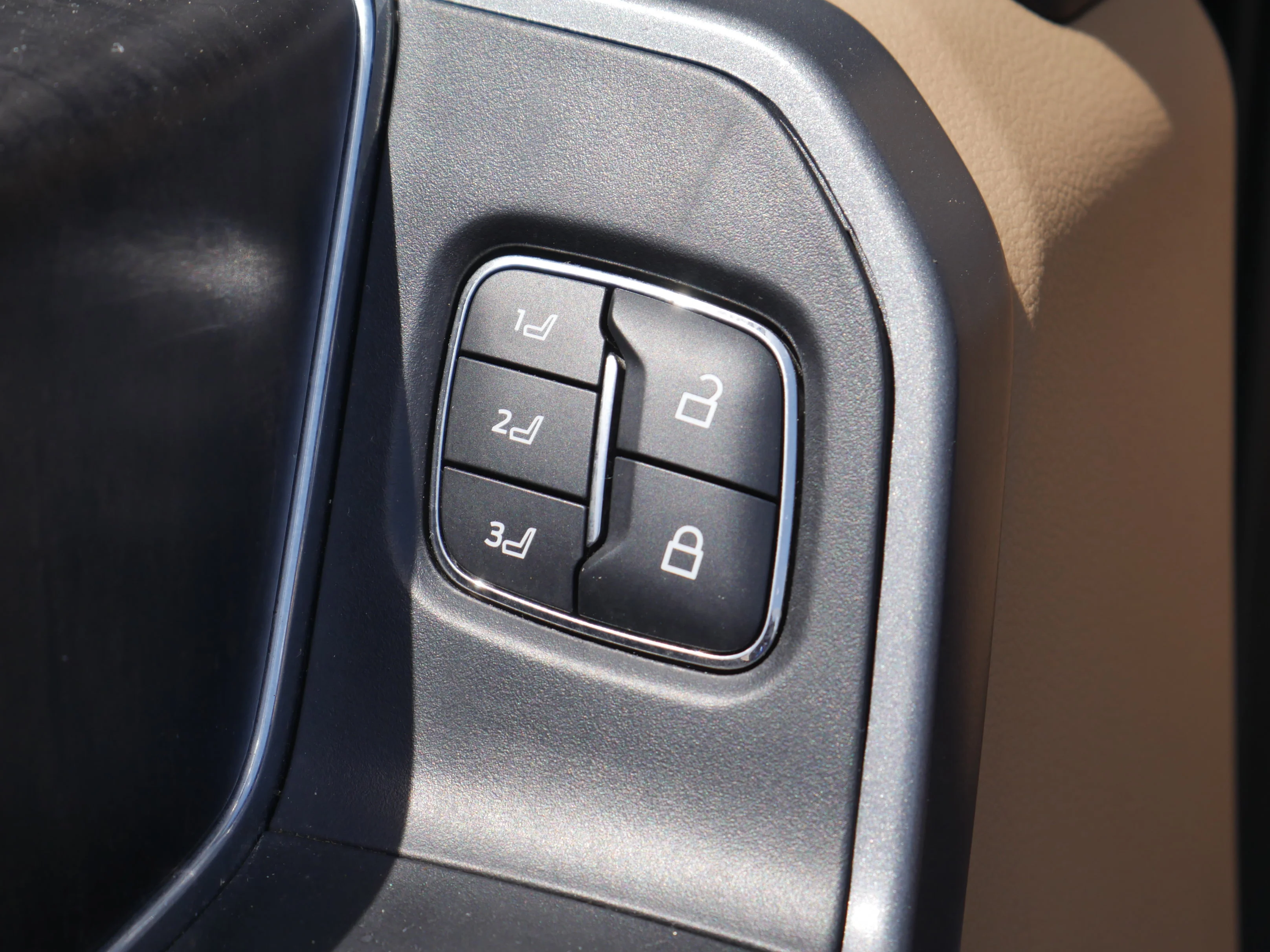 Certified Used 2023 Black Metallic Ford LARIAT image 41