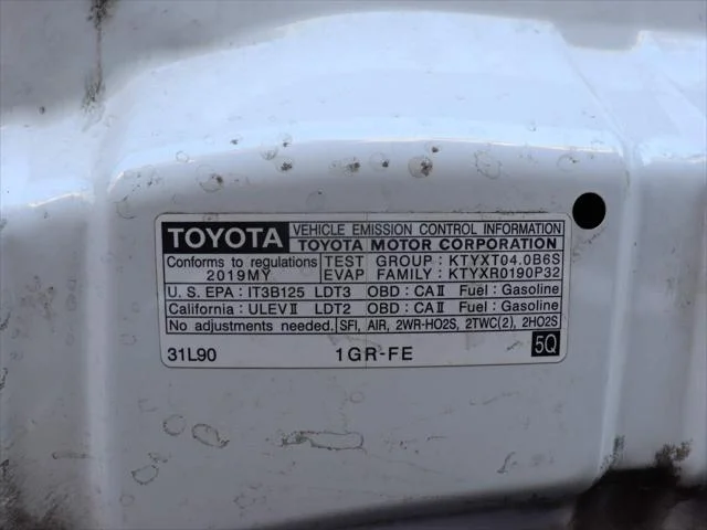 Used 2019 White Toyota SR5 image 7