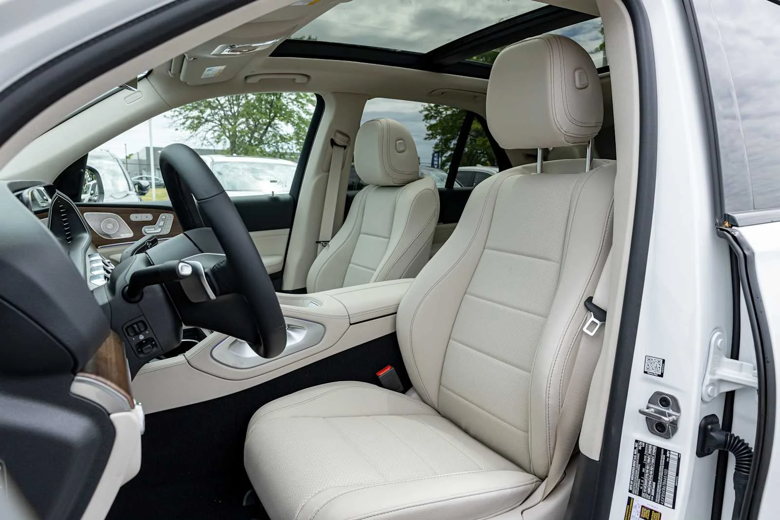 New 2026 Polar White Mercedes-Benz GLE 450 image 25
