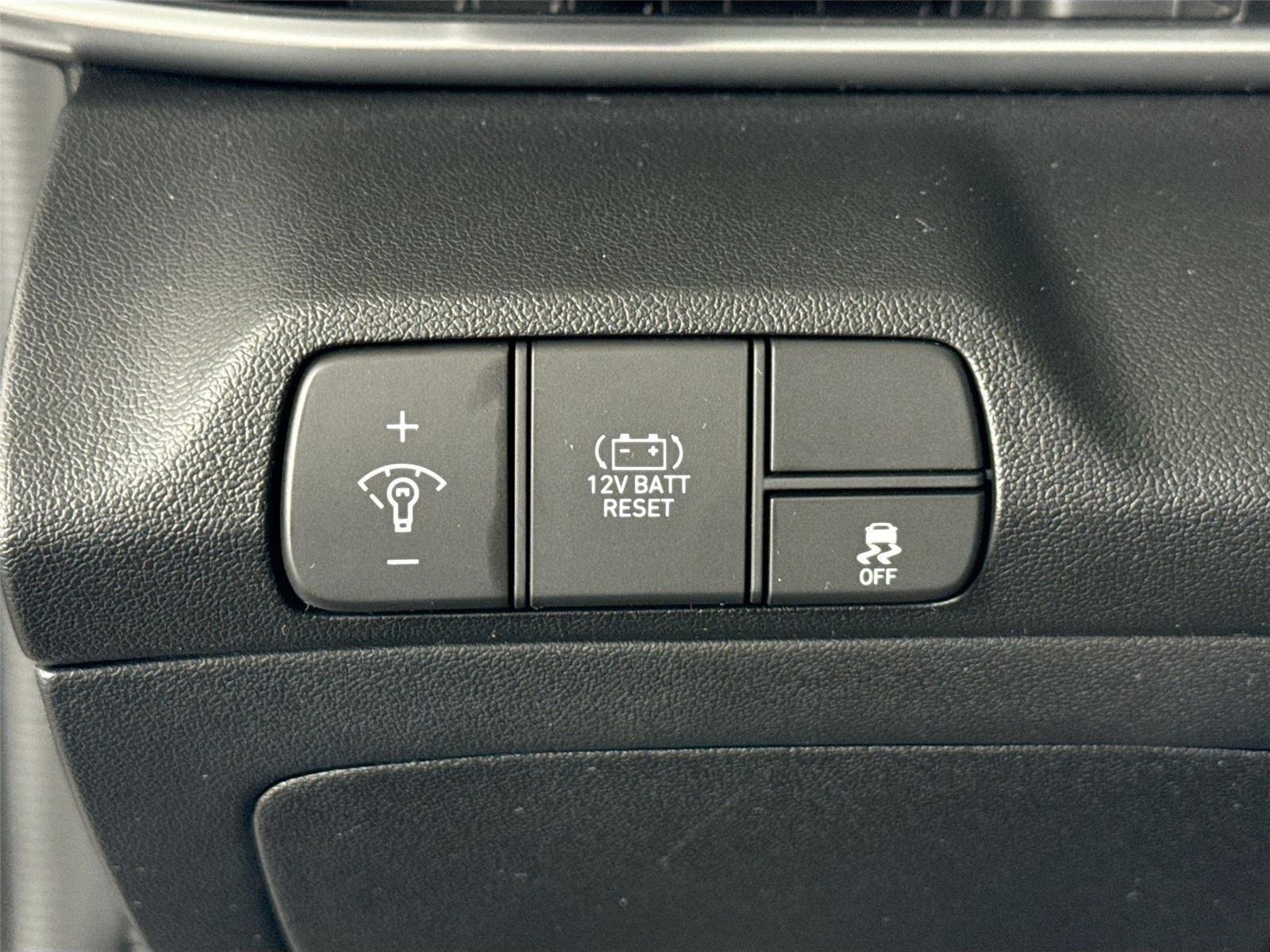 Used 2025 Fluid Metal Hyundai Blue image 13