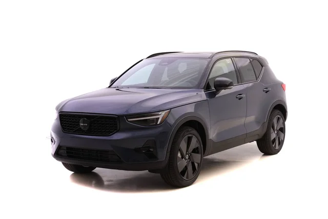 2026 Volvo XC40 B5 Ultra Black Edition