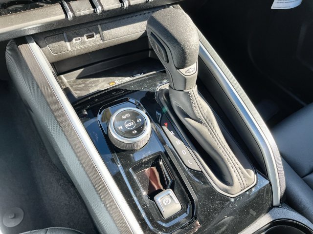 2026 Chevrolet Colorado photo 23 of 35