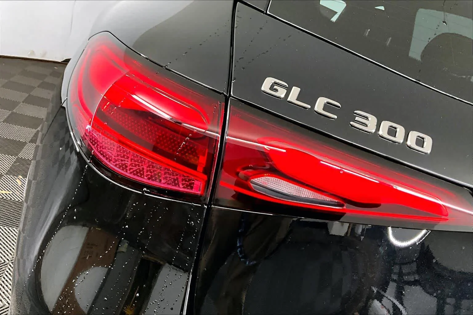 New 2026 040/Black Mercedes-Benz GLC 300 image 6