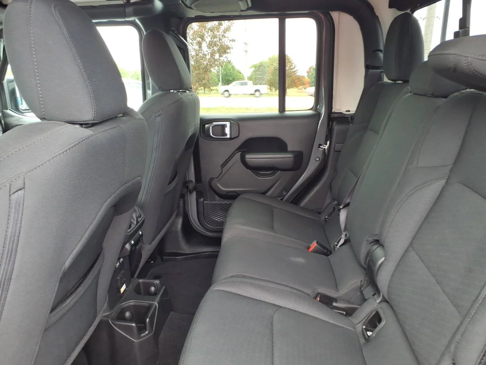 Used 2023 Sting-Gray Clearcoat Jeep Sport S image 25