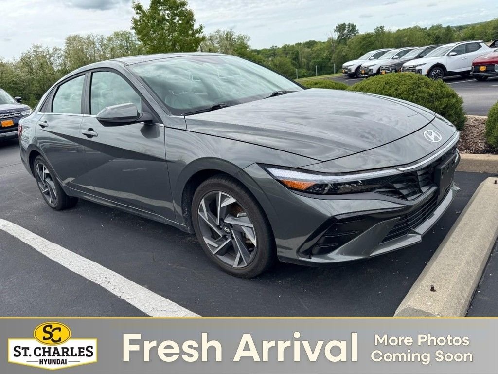 Used 2025 Gray Hyundai Limited image 1