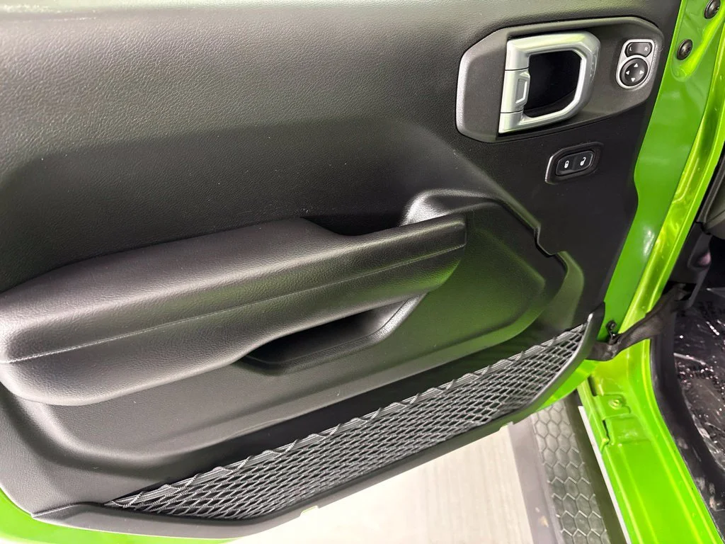 Used 2019 Green Jeep Sport S 4x4 image 23