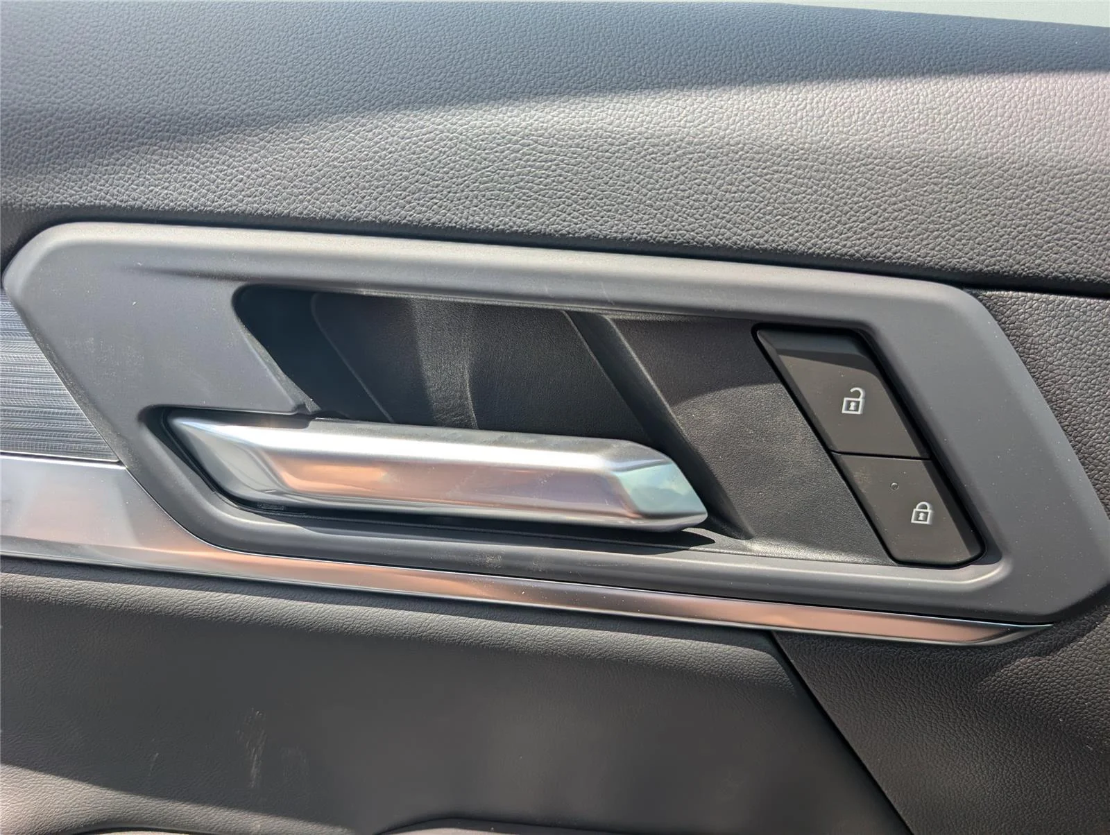 New 2026 Summit White GMC Elevation image 16