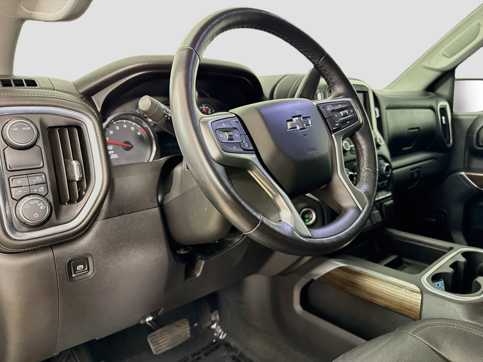 Used 2021 SHADOW GRAY METALLIC Chevrolet RST image 11
