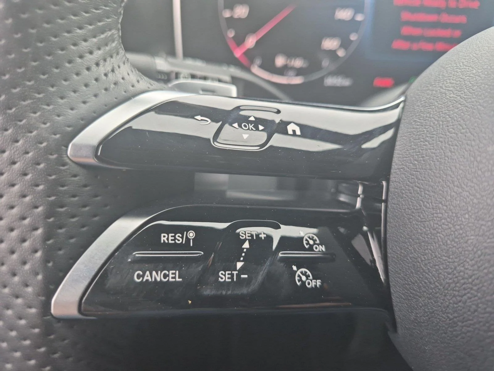 Certified Used 2025 Black Mercedes-Benz GLC 350e image 19