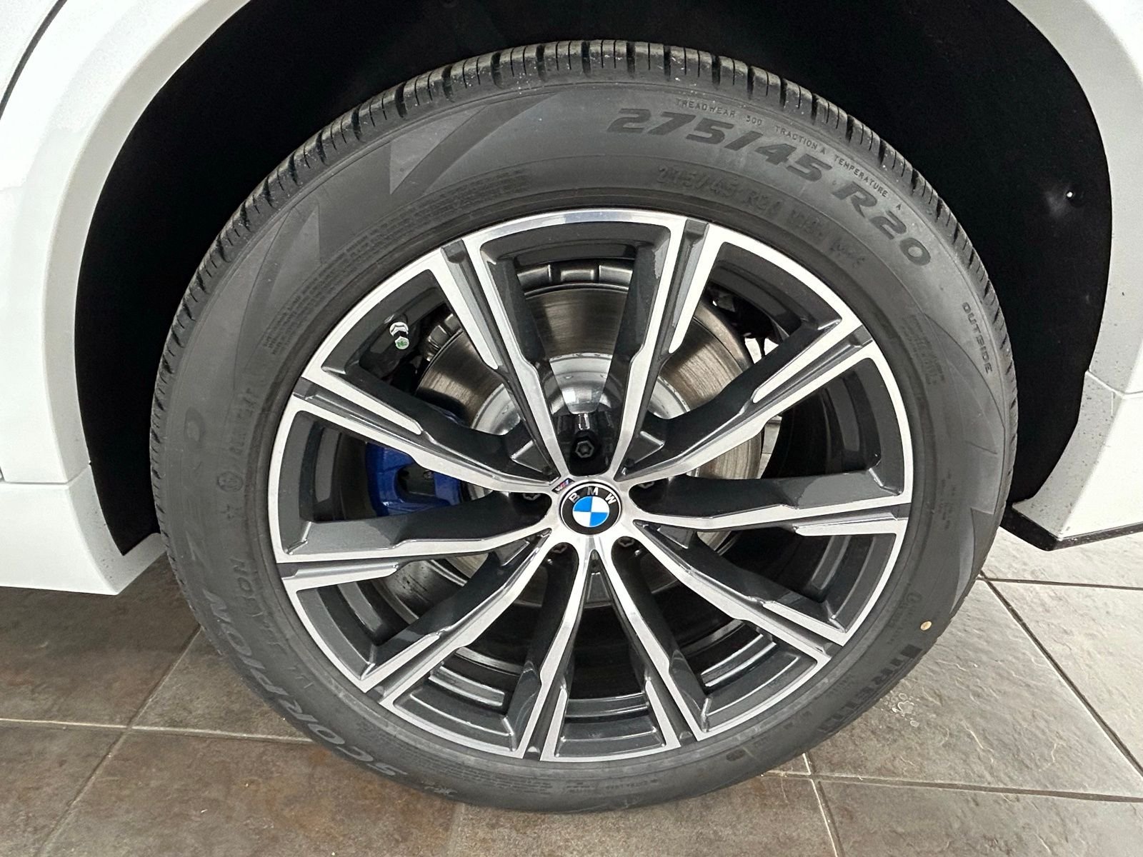 New 2026 Mineral White Metallic BMW xDrive50e image 37