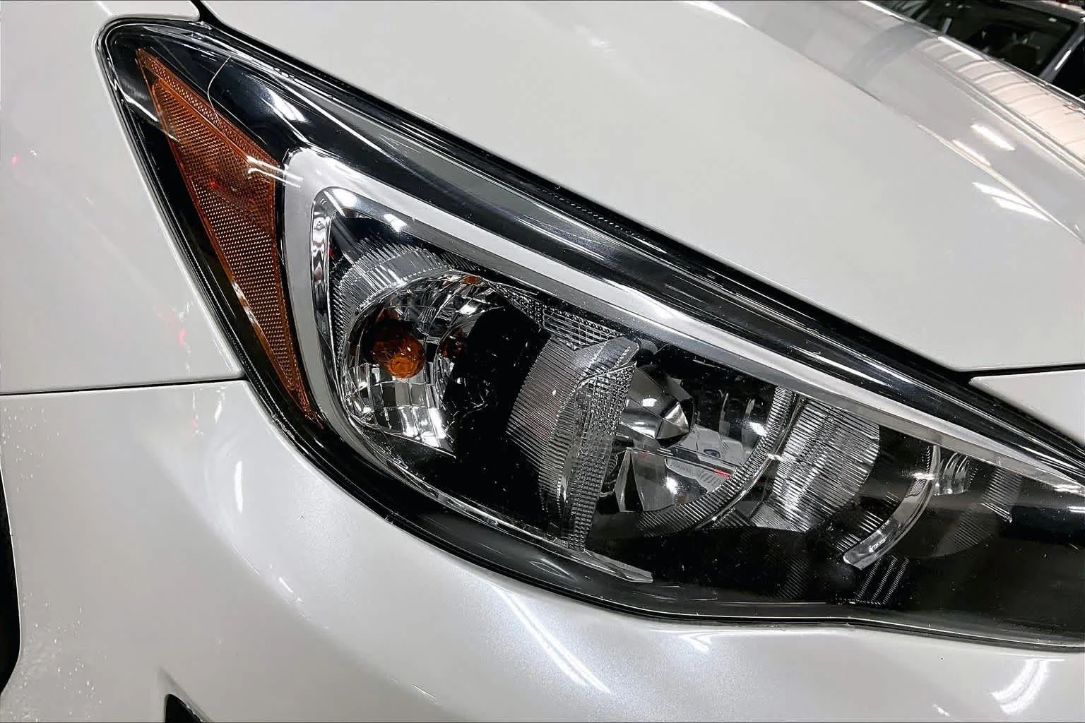 Used 2021 Crystal White Pearl Subaru  image 27