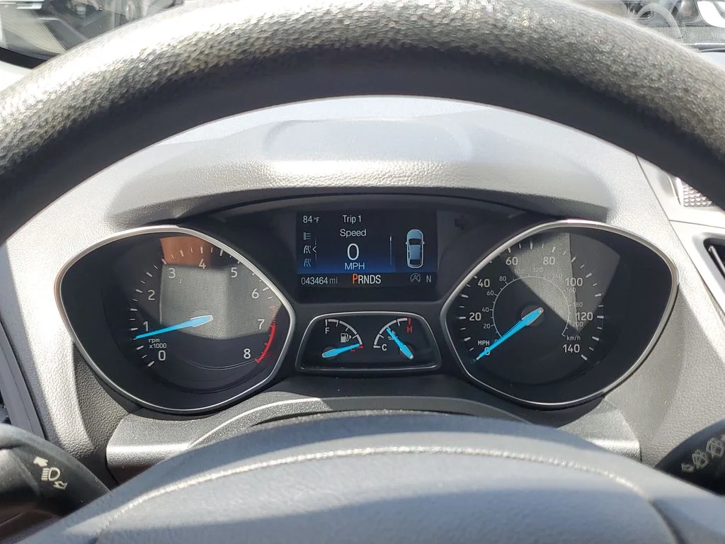 Used 2018 Gray Ford SE image 25