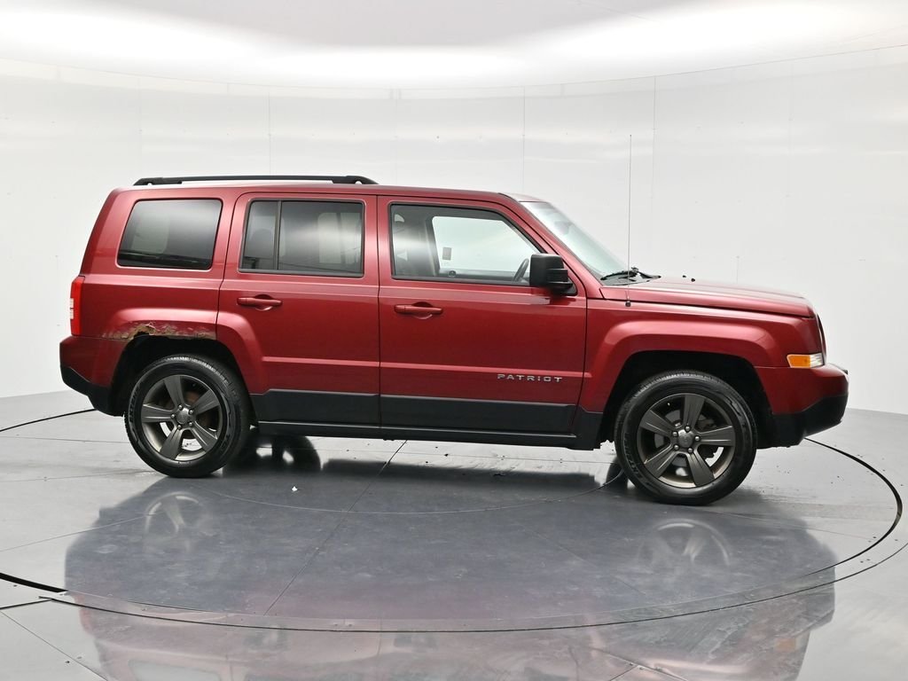 Used 2014 Deep Cherry Red Crystal Pearlcoat Jeep Latitude image 4