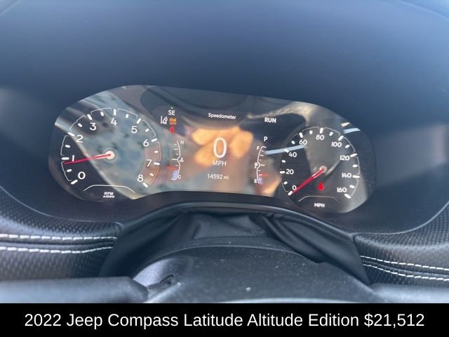 Used 2022 Bright White Clearcoat Jeep Latitude image 19