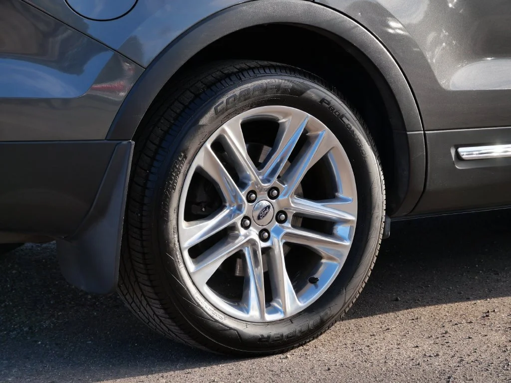 Used 2016 Gray Ford Limited image 7
