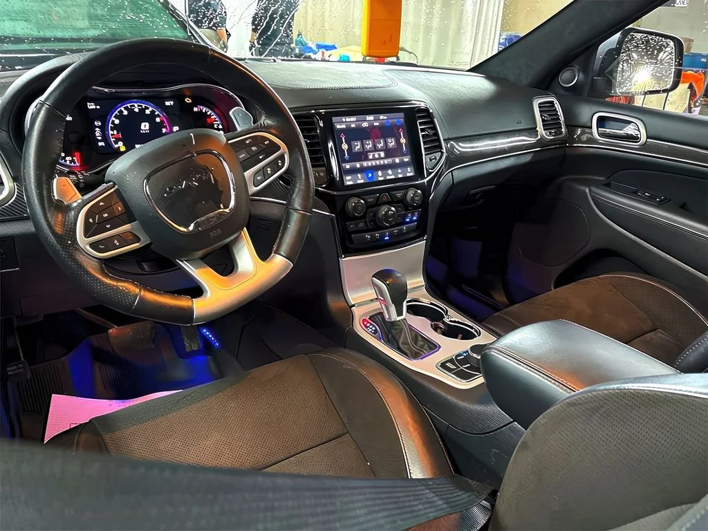 Used 2019 Billet Metallic Jeep SRT image 7