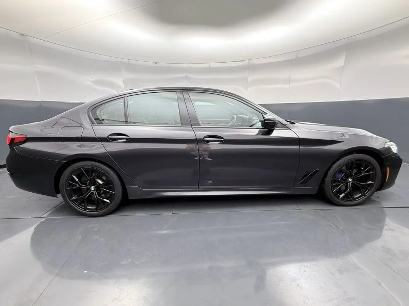 Used 2022  BMW 540i xDrive Sedan 4D image 13
