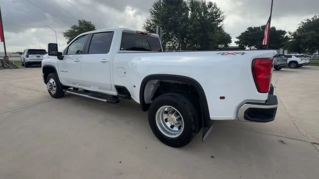 Certified Used 2025 Summit White Chevrolet LT DRW image 6