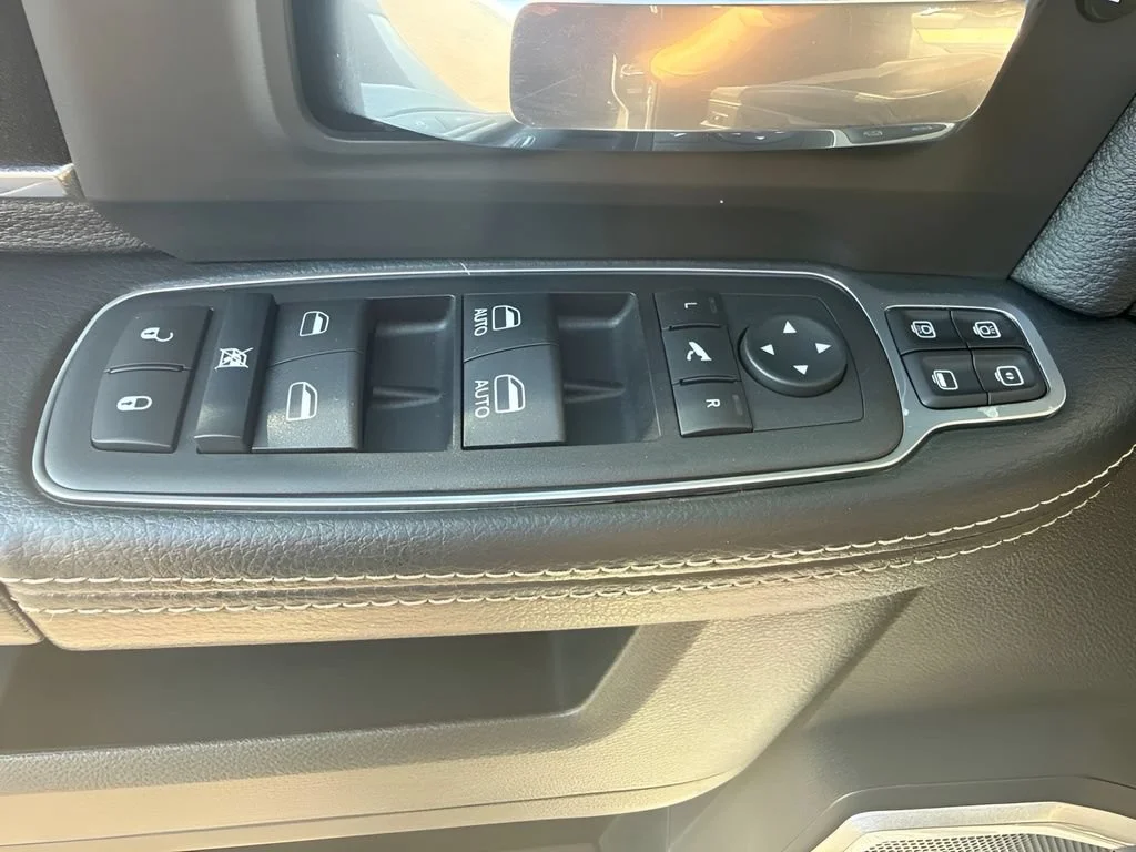 Used 2024  Ram Laramie image 20