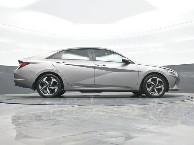 Used 2023 Silver Hyundai SEL image 24