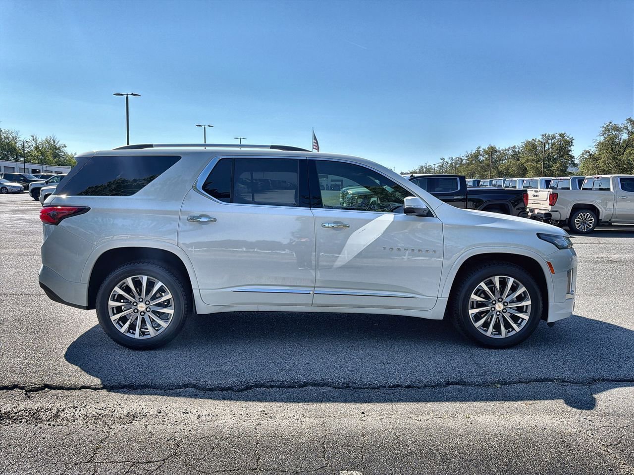 Used 2023 Summit White Chevrolet Premier image 9