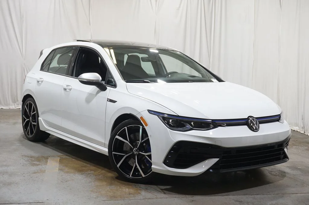 Used 2024 White Volkswagen 2.0T image 3