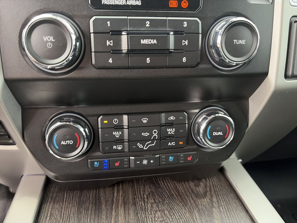 Certified Used 2020 Oxford White Ford Lariat image 25