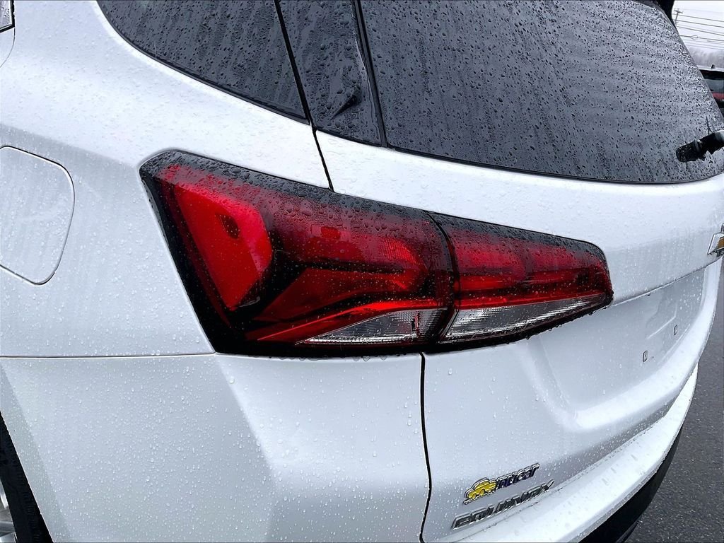 Used 2022 White Chevrolet LT image 30