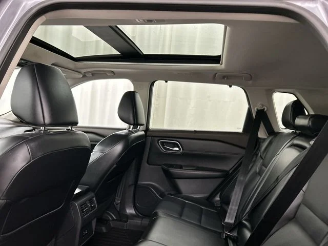 Used 2021 Gray Nissan SV image 25