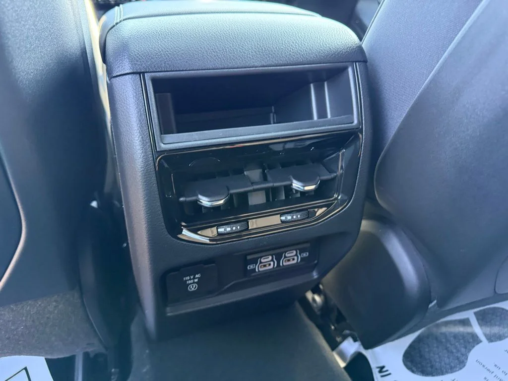 New 2026 Baltic Gray Metallic Clear-Coat Exterior Paint Jeep Laredo image 24