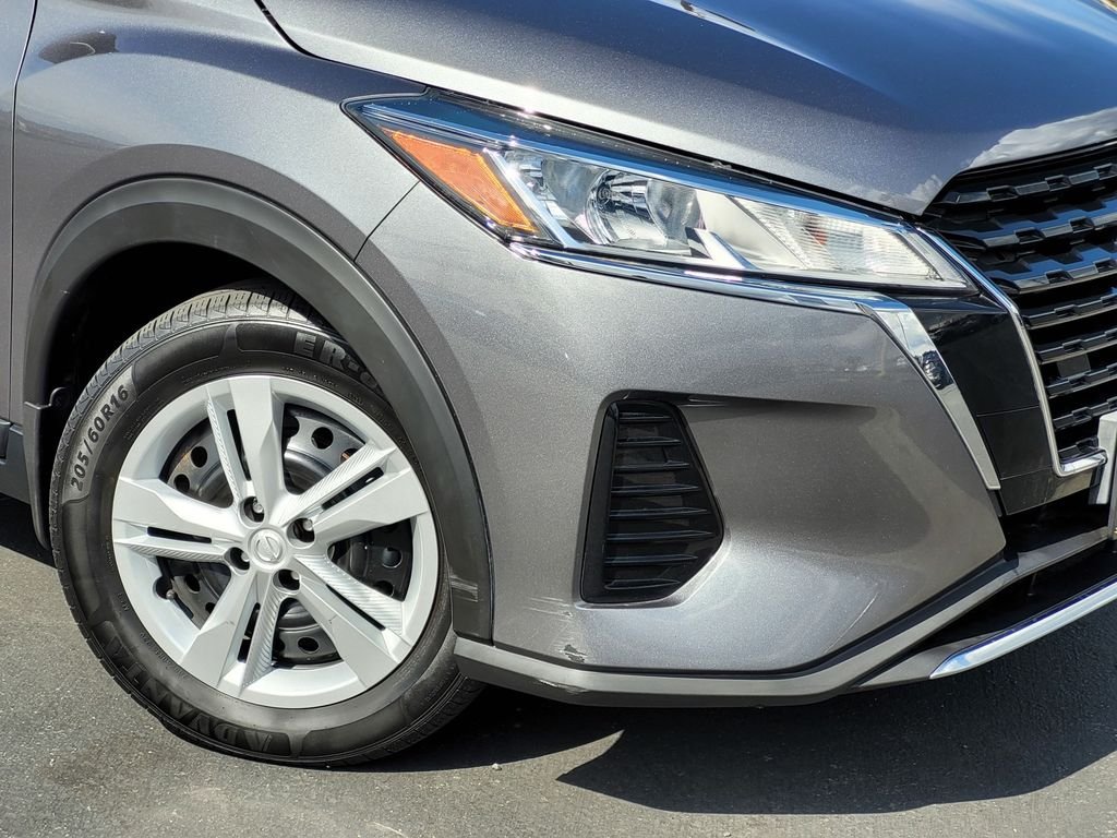 Used 2022 Gray Nissan S image 9
