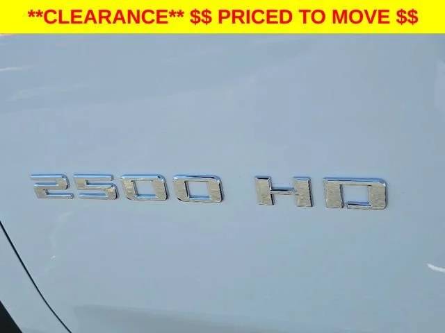 New 2026 Summit White Chevrolet WT image 21