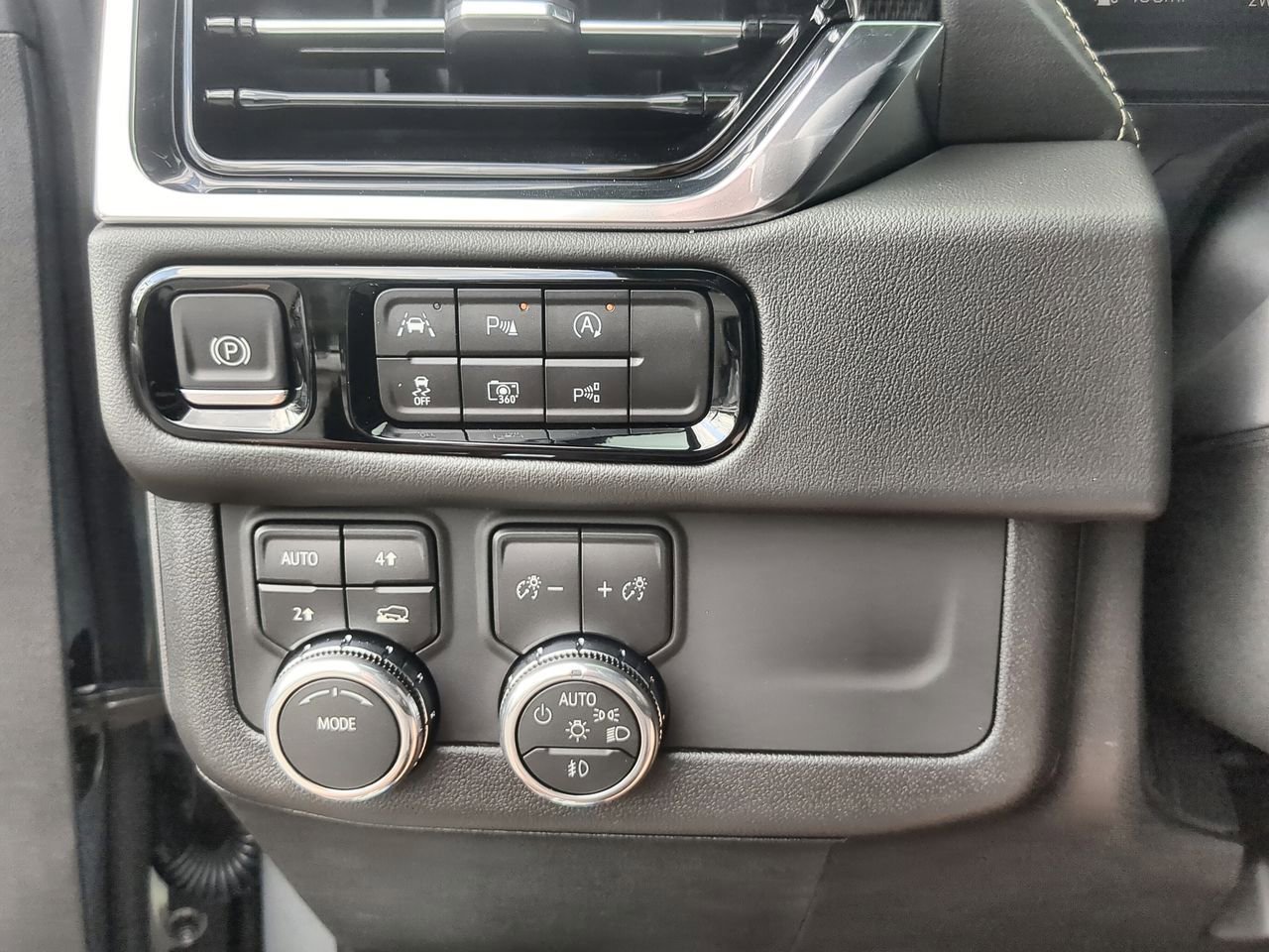 New 2026 Sterling Metallic GMC Elevation image 18