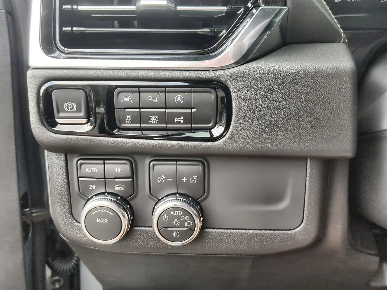 New 2026 Sterling Metallic GMC Elevation image 18