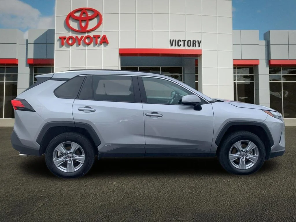 Used 2025 Silver Toyota XLE image 2