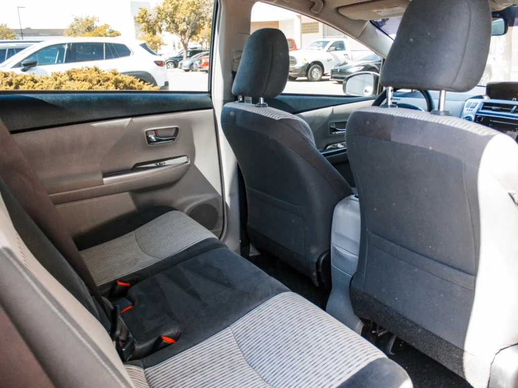 Used 2017 Blizzard Pearl Toyota Three image 27