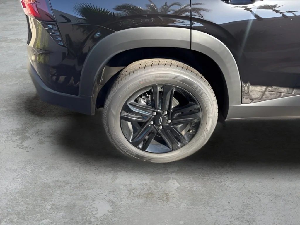 New 2026 Mosaic Black Metallic Chevrolet ACTIV image 28