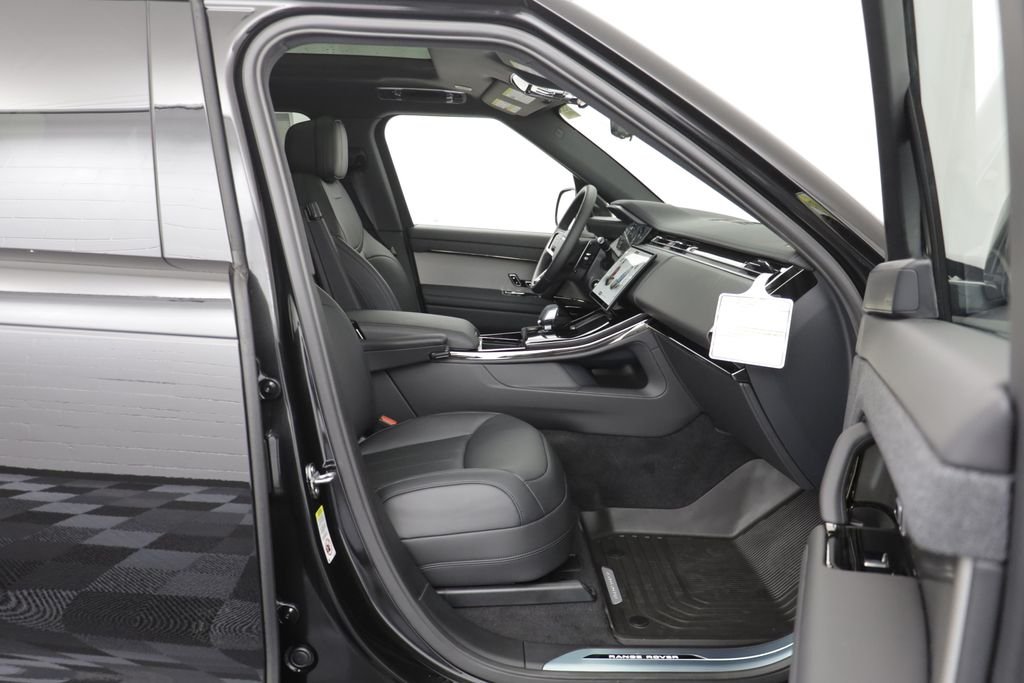 New 2026 Santorini Black LAND ROVER Dynamic SE image 20