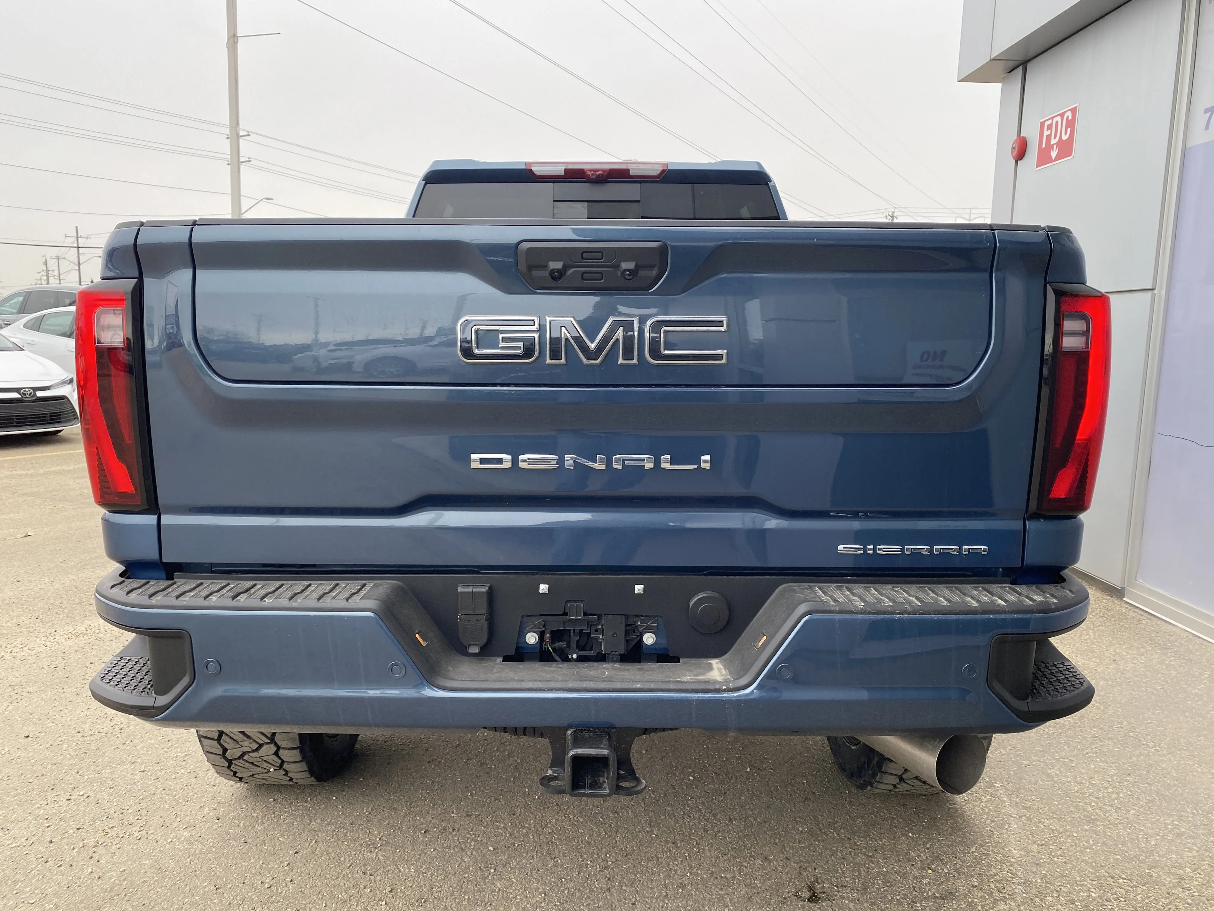 New 2026 DOWNPOUR METALLIC GMC Denali Ultimate image 6