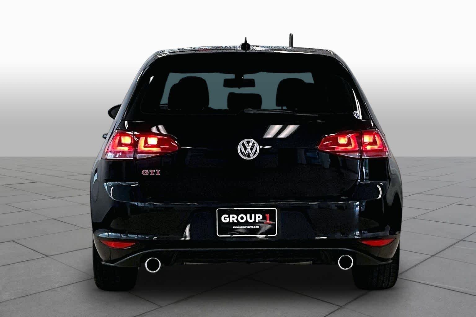 Used 2017 BLACK Volkswagen Autobahn image 4