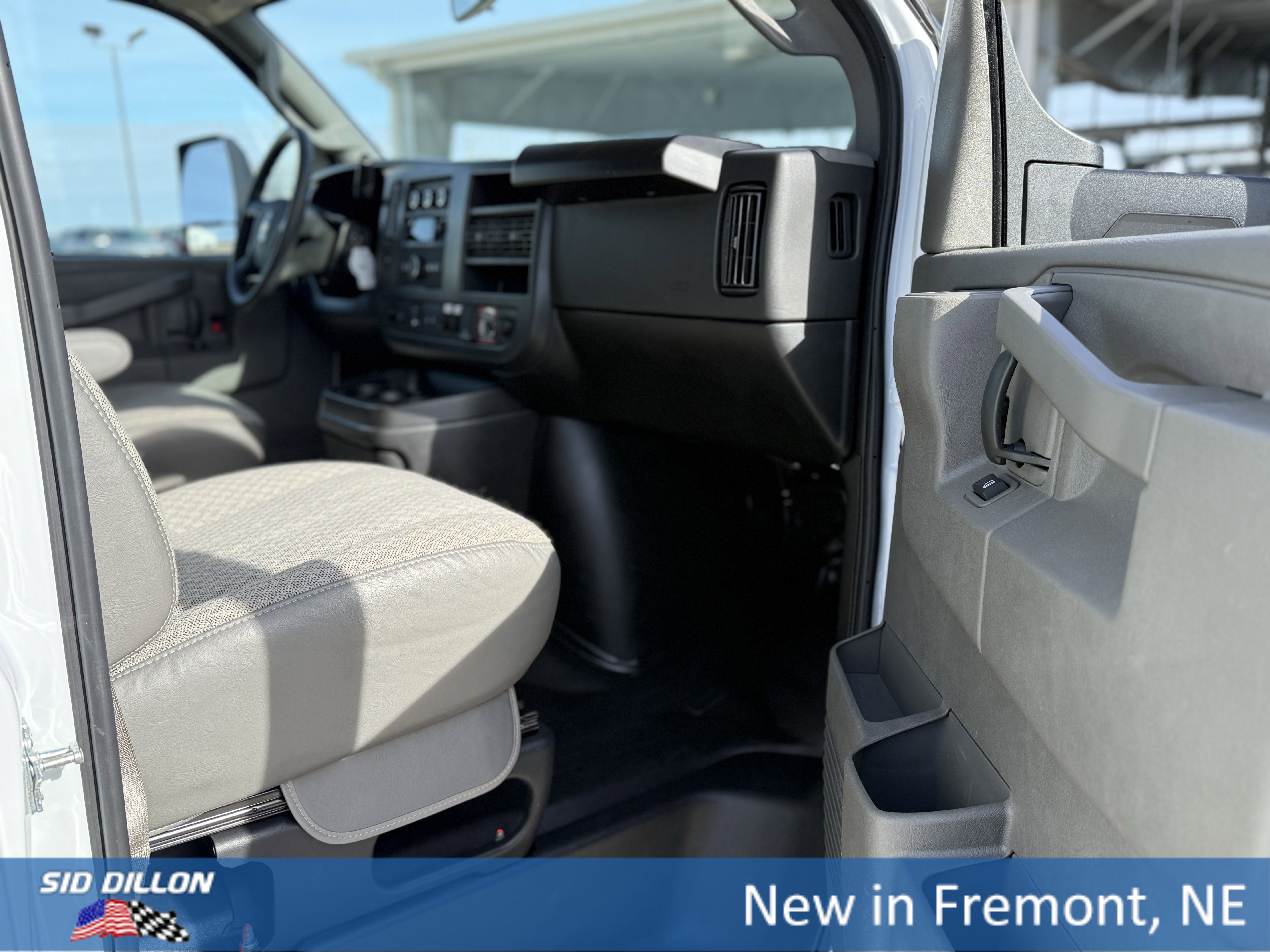 New 2025 Summit White Chevrolet Work Van image 10