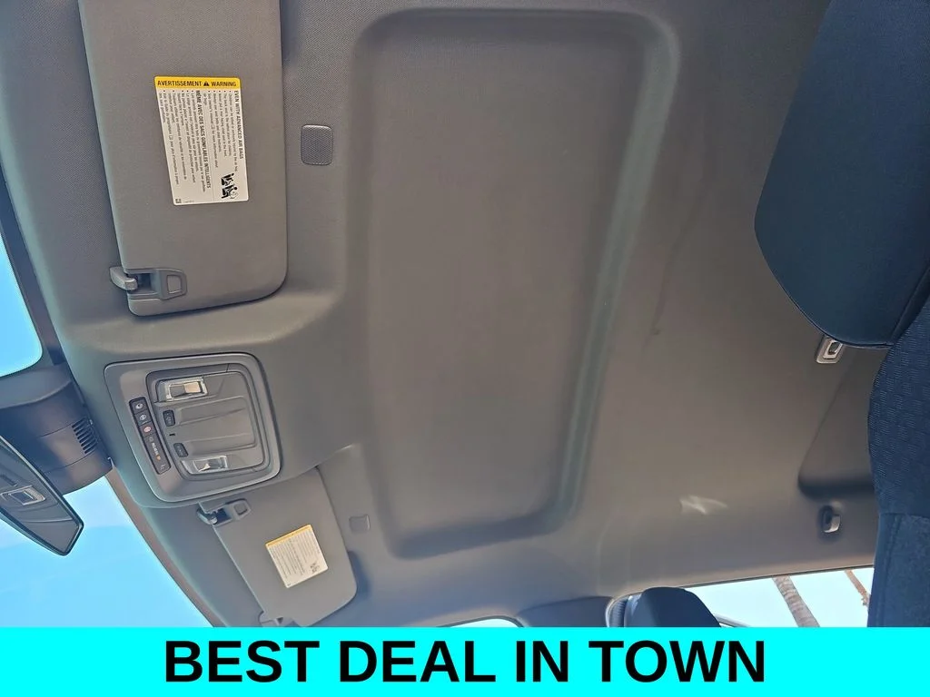 Used 2025 White Chevrolet LT image 30