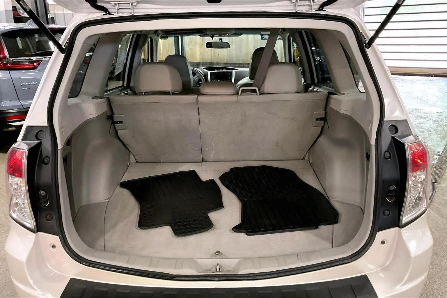 Used 2010 Satin White Pearl Subaru 2.5X Limited image 33