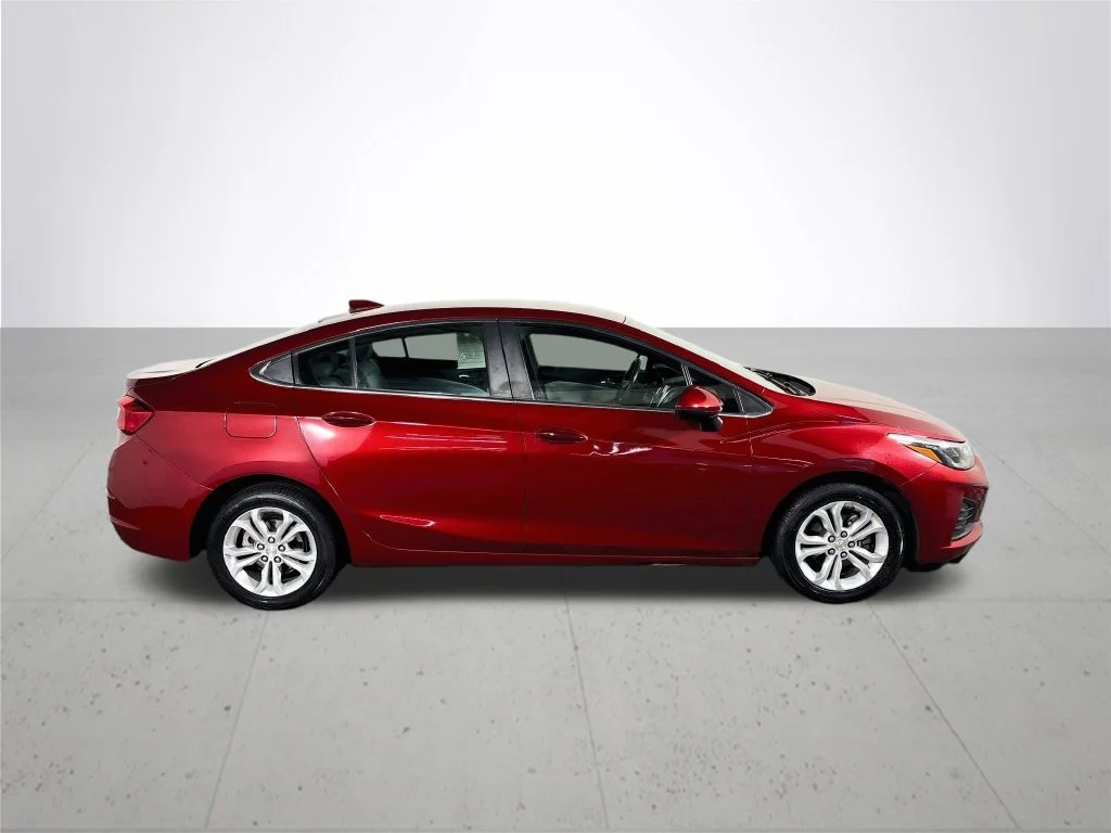 Used 2019 Red Chevrolet LT image 5