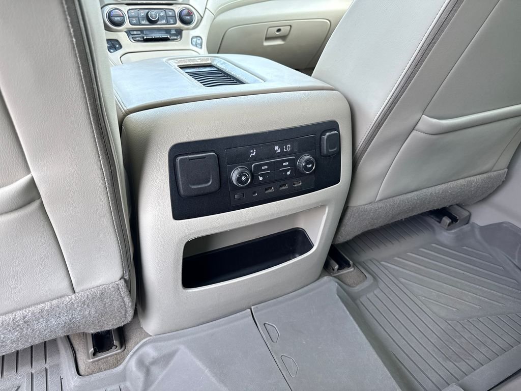 Used 2019 White GMC Denali image 22