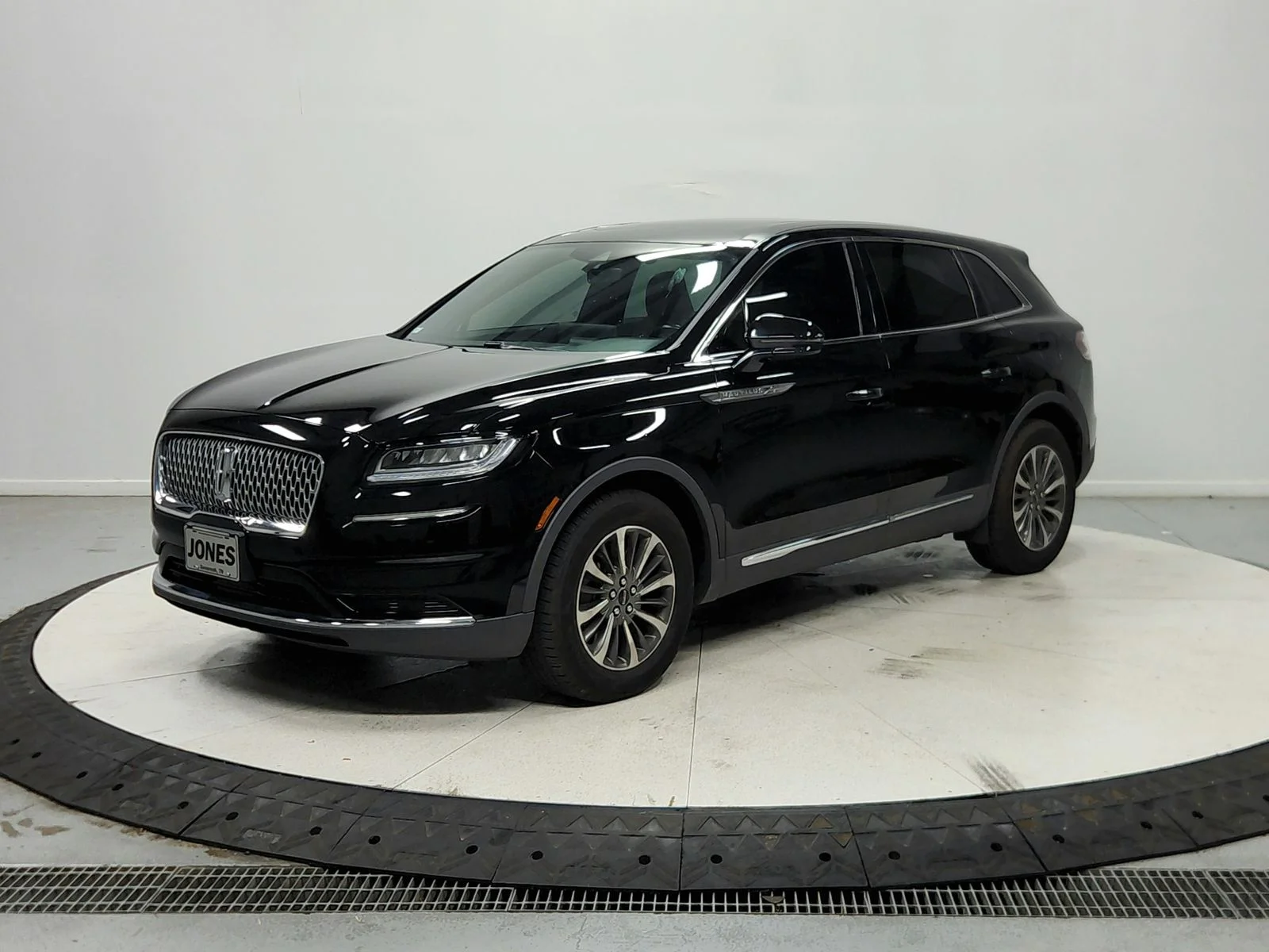 Used 2023 Black Metallic Lincoln Reserve image 4