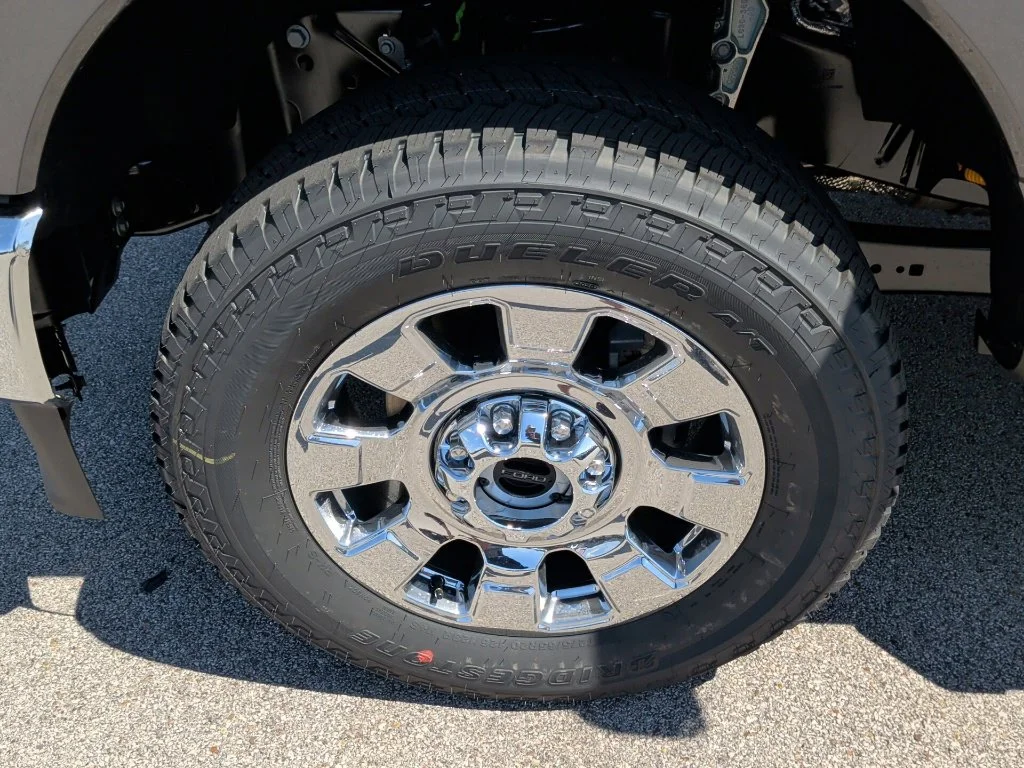 New 2027 Carbonized Gray Metallic Ford F-250® Lariat® image 47