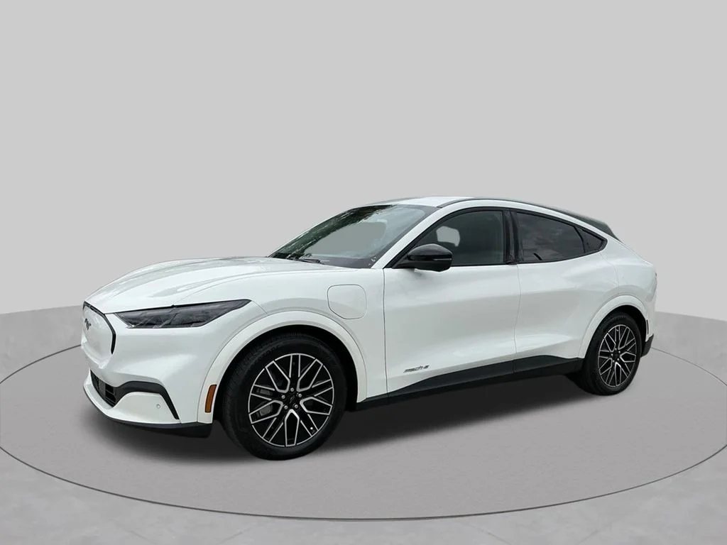 Used 2025 White Ford Premium image 2