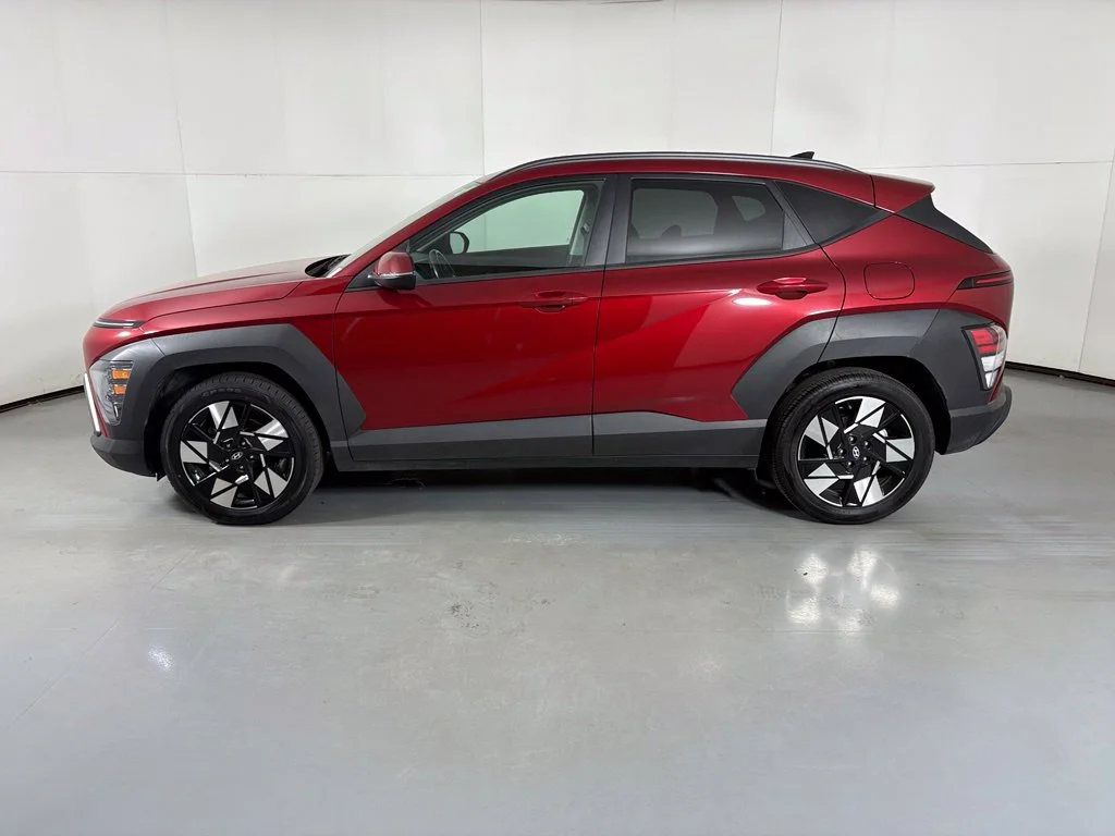 Used 2025 Red Hyundai SEL image 5