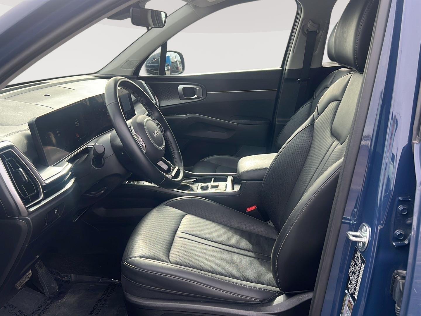 2025 Kia Sorento S - Photo 9